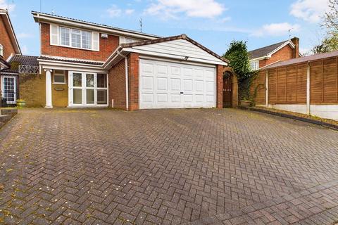 4 bedroom detached house for sale, The Green, Oldbury