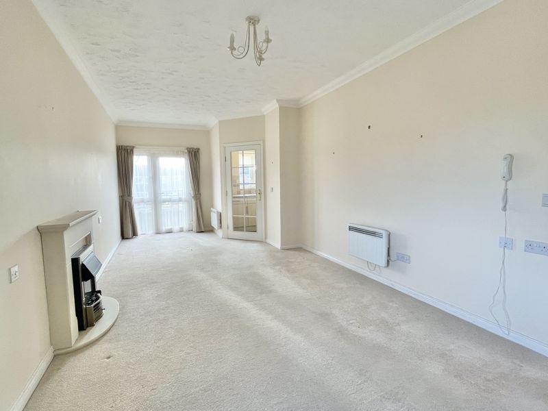 New Hall Lodge, Reddicap Heath Road, Sutton Coldfield, B75 7DW 1 bed