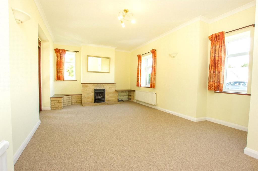 Upper Crescent, Minster Lovell... 3 bed bungalow £425,000