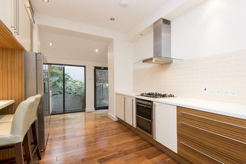 2 bedroom flat to rent, Chepstow Road, London