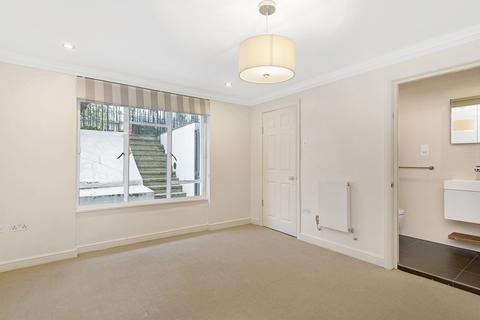 2 bedroom flat to rent, Chepstow Road, London