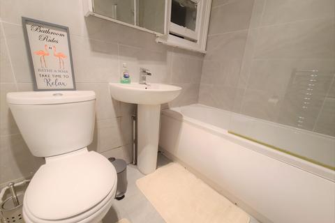 Flat 4, 15 Madeley Road, London, W5 2LA