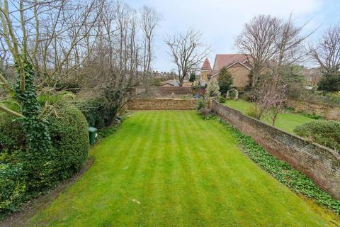 Flat 4, 15 Madeley Road, London, W5 2LA