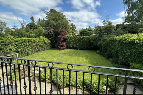 9 Lower Road, Fetcham, Leatherhead, KT22 9EL
