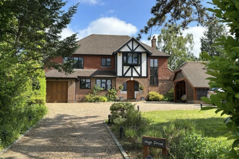 9 Lower Road, Fetcham, Leatherhead, KT22 9EL