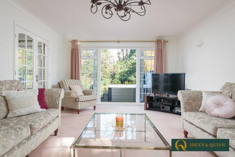 Montserrat Headley Road, Leatherhead, KT22 8PT