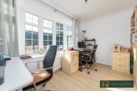 Montserrat Headley Road, Leatherhead, KT22 8PT