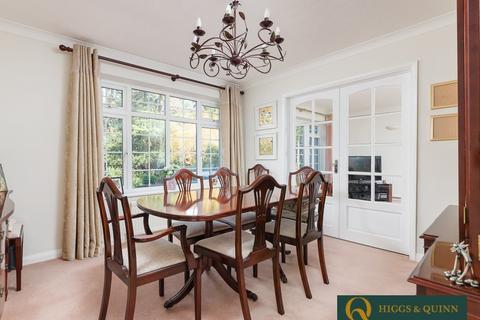 Montserrat Headley Road, Leatherhead, KT22 8PT