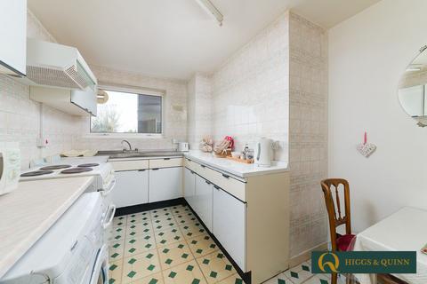 104 Windfield, Leatherhead, KT22 8UJ