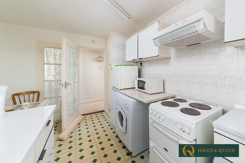 104 Windfield, Leatherhead, KT22 8UJ