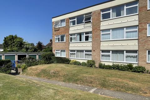 104 Windfield, Leatherhead, KT22 8UJ