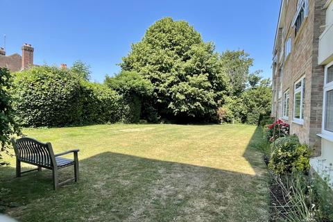 104 Windfield, Leatherhead, KT22 8UJ