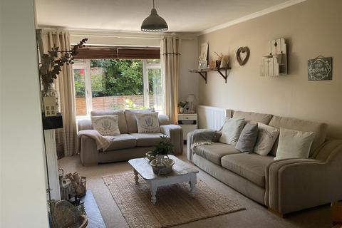 15 Walton Manor Close, Folkestone, CT19 5QG