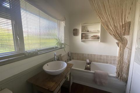 15 Walton Manor Close, Folkestone, CT19 5QG