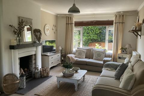 15 Walton Manor Close, Folkestone, CT19 5QG