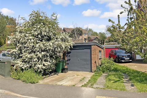 15 Walton Manor Close, Folkestone, CT19 5QG