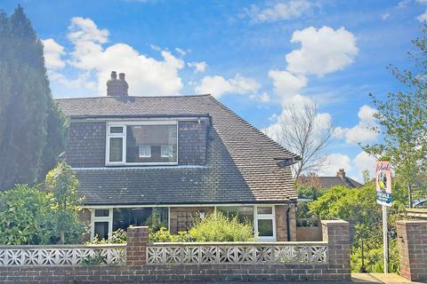15 Walton Manor Close, Folkestone, CT19 5QG
