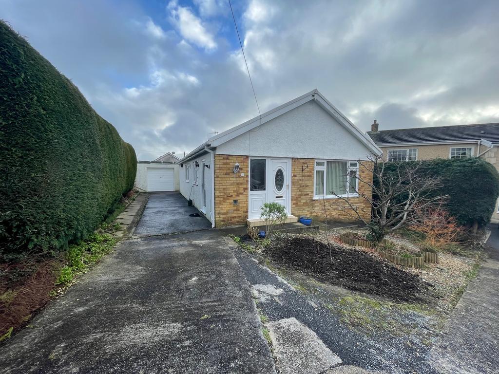 Hilltop, Llanelli 3 bed bungalow £975 pcm (£225 pw)