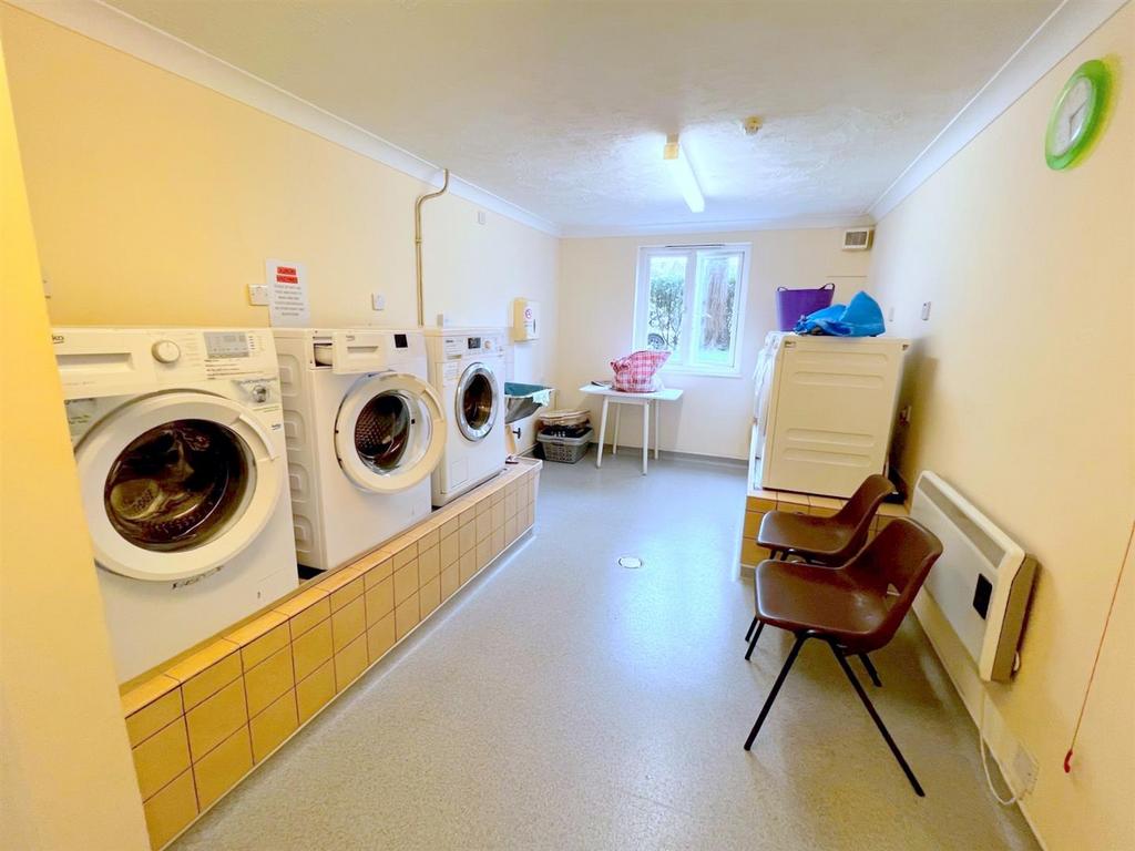 43 LAUNDRY.jpg