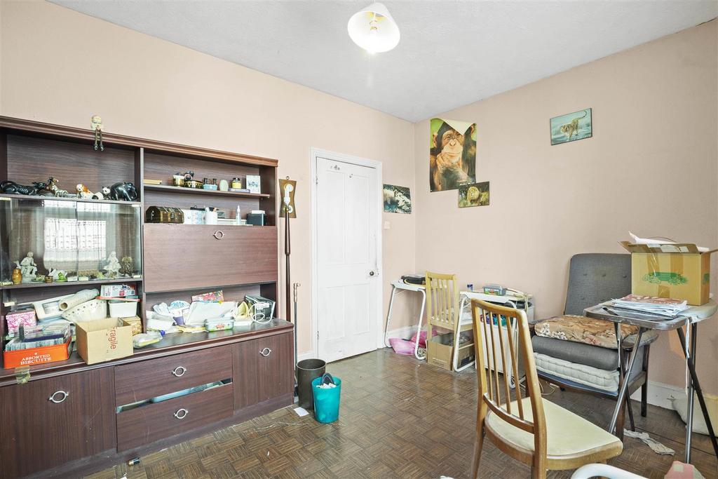 Totland Road 2 bed house for sale £375,000