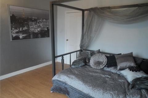 2 bedroom flat to rent, Moss Side Road, Glasgow, G41