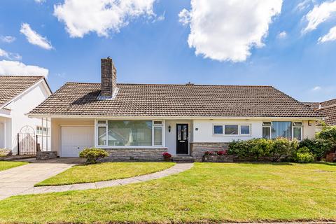 Highcliffe - 3 bedroom detached bungalow to rent