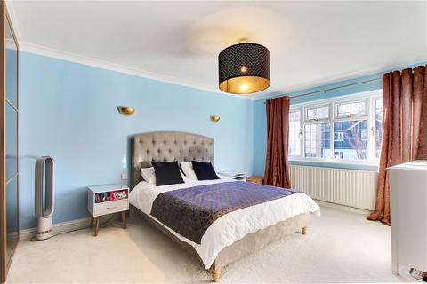 5 Kent Road, Longfield, DA3 7QR