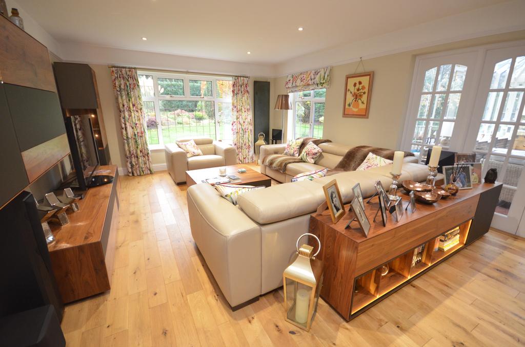 Broomleaf Road, Farnham, Surrey, GU9 4 bed detached house £1,500,000