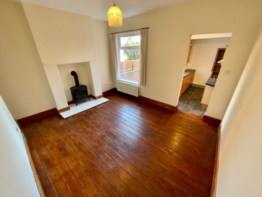 Priory Road, Alfreton, Derbyshire... 2 bed semidetached house £130,000
