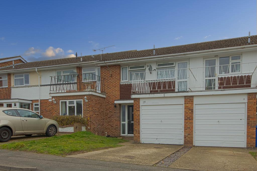 Osney Road, Maidenhead, SL6 3 bed terraced house £1,700 pcm (£392 pw)