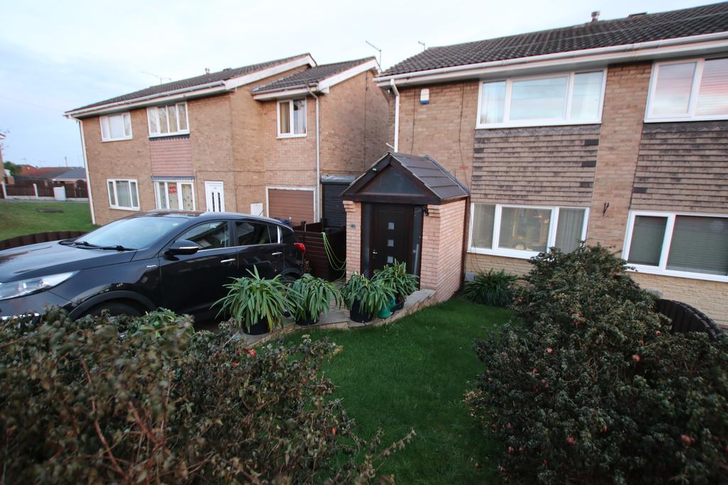 Silverstone Avenue, Cudworth, Barnsley 2 bed semidetached house £155,000