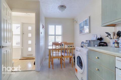2 Lupin Close, Rush Green, Romford, RM7 0WY