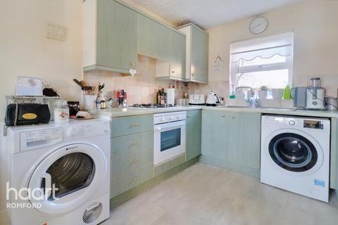2 Lupin Close, Rush Green, Romford, RM7 0WY