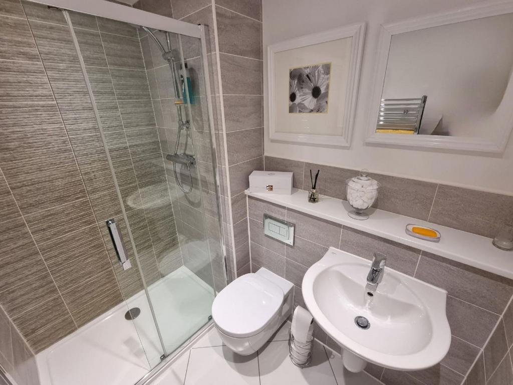 En suite shower room