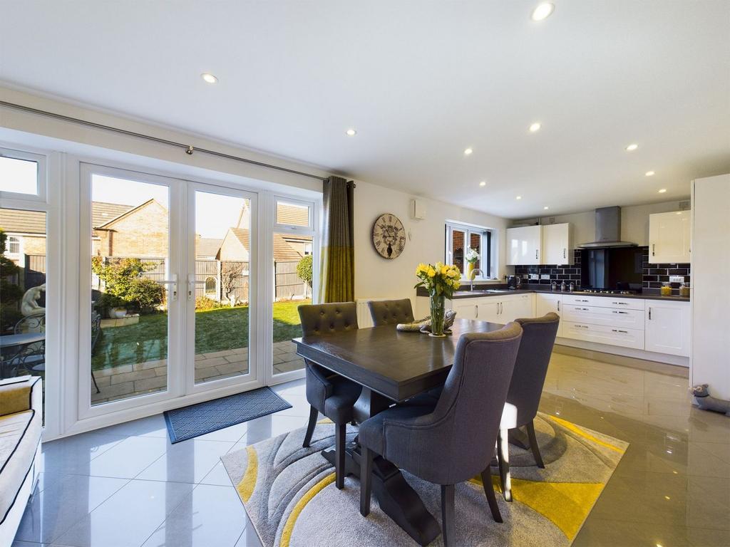 Kitchen/dining/living room