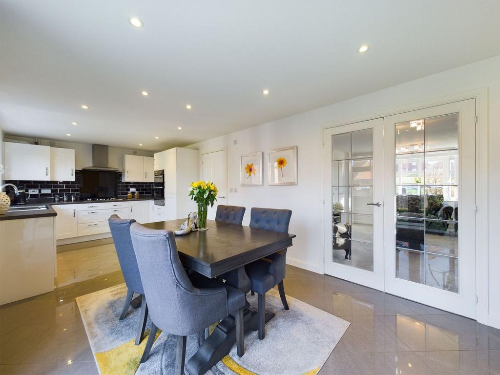 Kitchen/dining/living room
