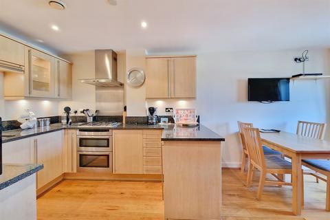 2 bedroom flat for sale, Bridport