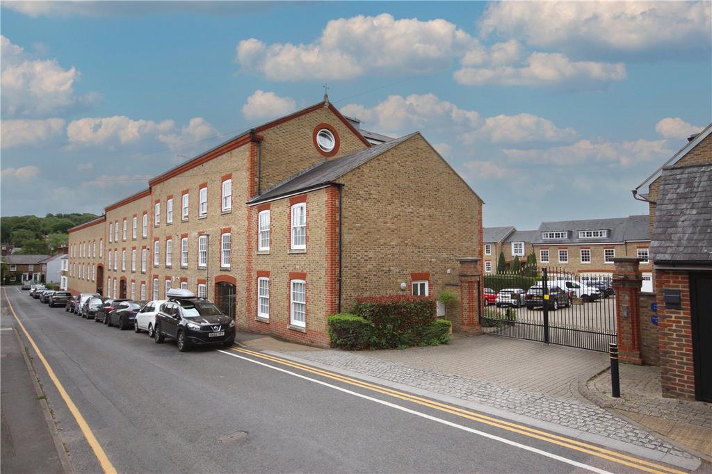 Manor Street, Berkhamsted, Hertfordshire 2 bed flat £645,000