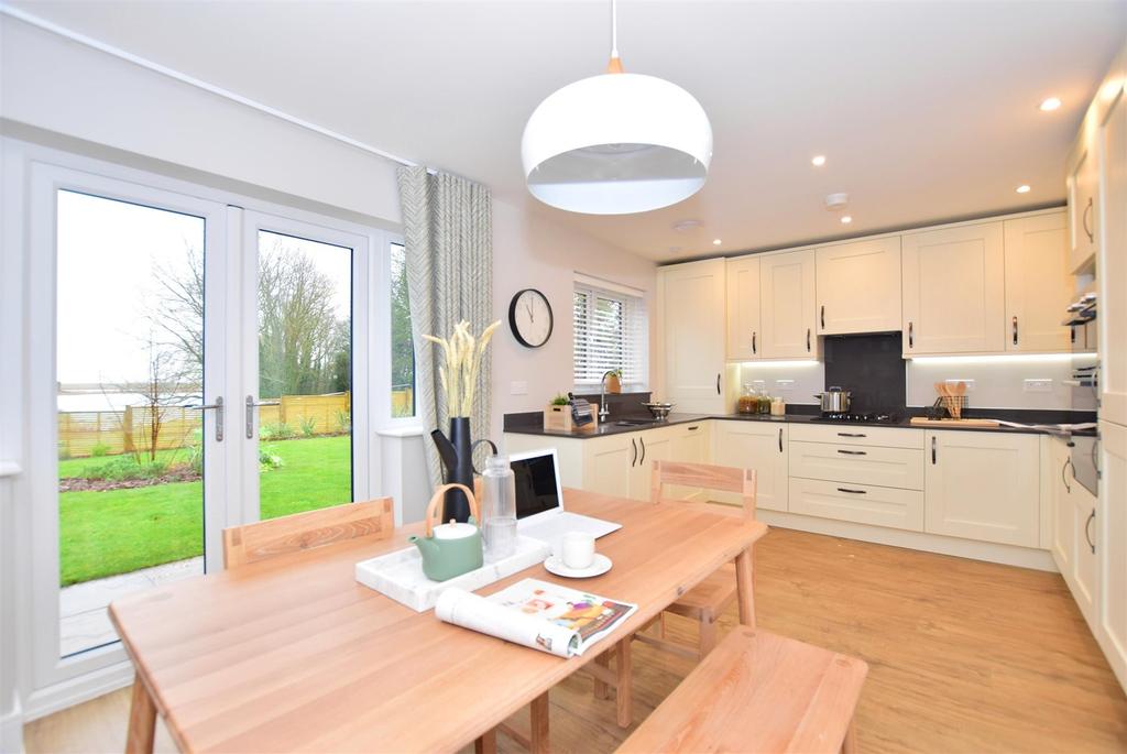 Ham Road, Faversham Lakes, Faversham... 3 bed detached house £425,000