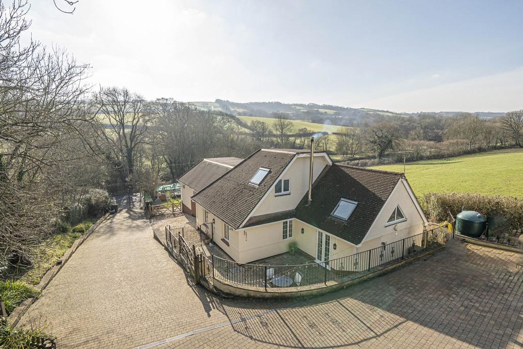 Whitestone, Exeter, Devon 5 bed bungalow £650,000