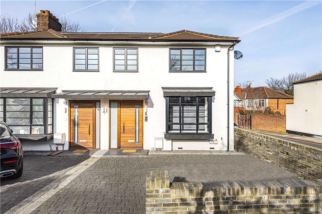 Twyford Abbey Road, London, NW10 3 bed end of terrace house £3,400 pcm (£785 pw)