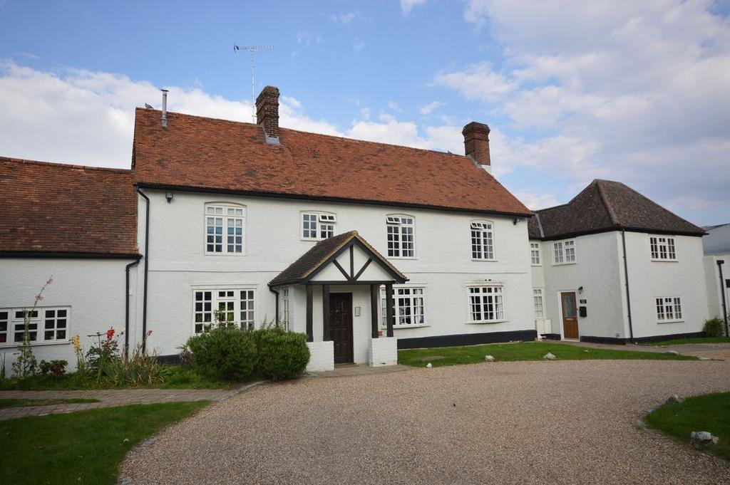 Nup End, Old Knebworth, SG3 2 bed flat £1,100 pcm (£254 pw)