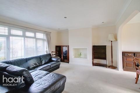 27 Albert Close, Rochford, SS4 3EY