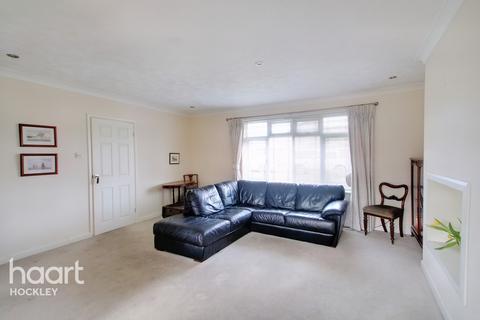 27 Albert Close, Rochford, SS4 3EY