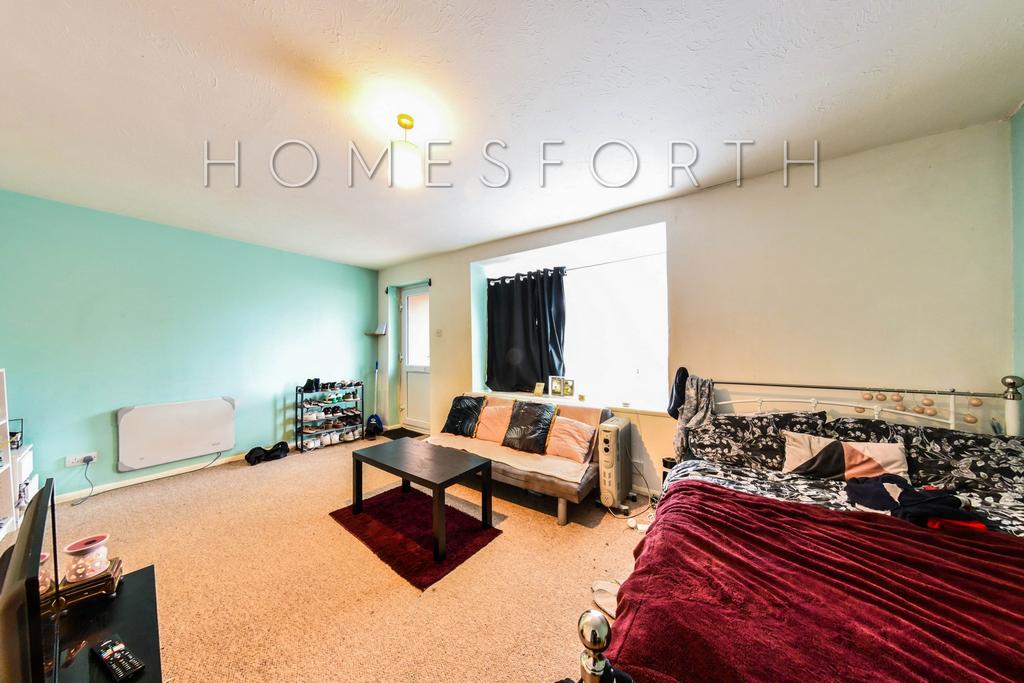 Bala Green, Welsh Harp, NW9 Studio £225,000