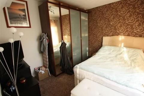 2 bedroom maisonette for sale, 37 Gaysham Avenue, Ilford, Essex, IG2 6TB