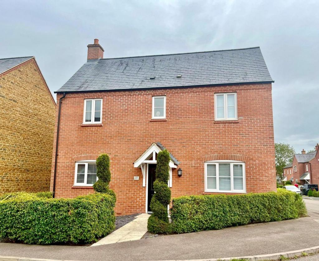 Peace Hill, Bugbrooke, Northampton NN7 3RD 4 bed detached house for