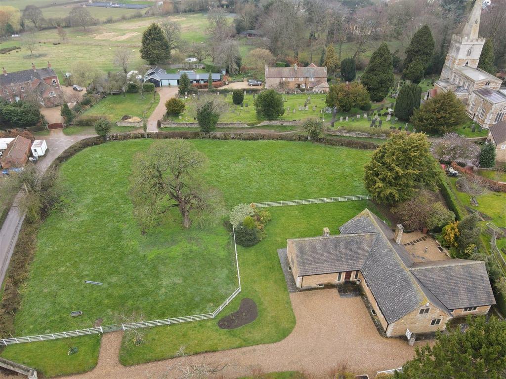 The Paddocks, Wymondham. 4 bed detached house for sale £895,000
