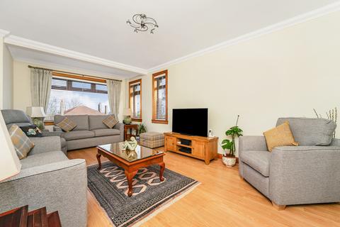 121 Bennochy Road, Kirkcaldy, KY2 5TS
