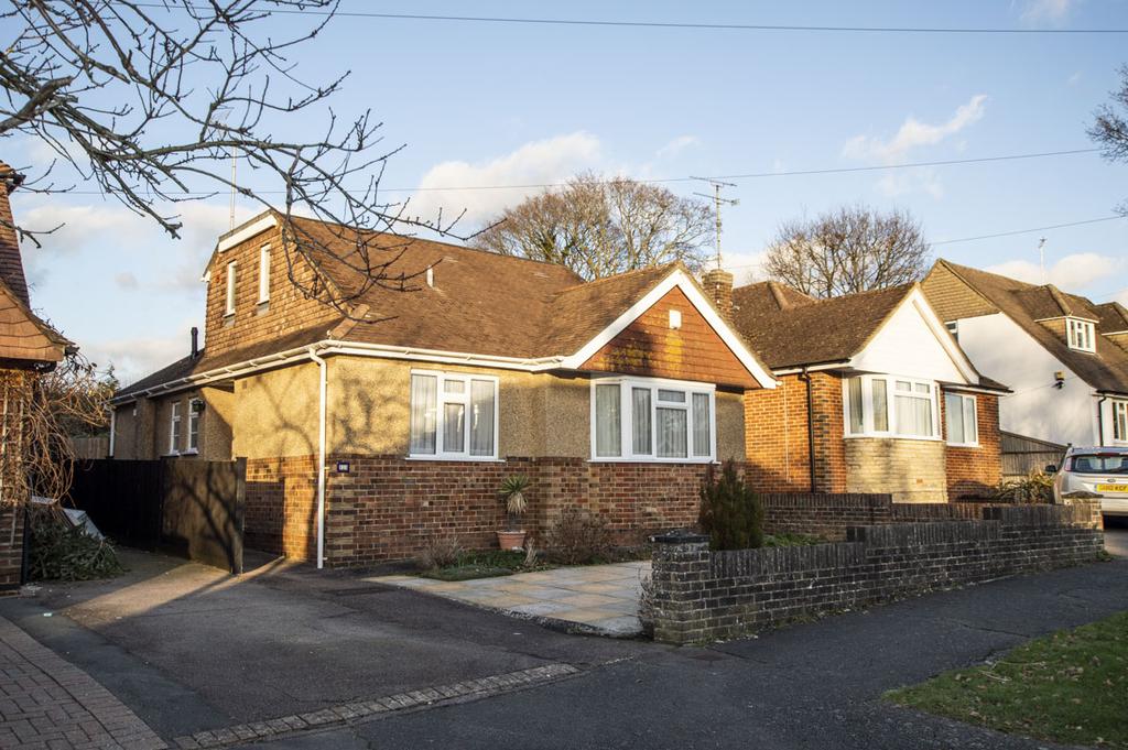 Adastra Avenue, Hassocks BN6 3 bed detached house £1,650 pcm (£381 pw)
